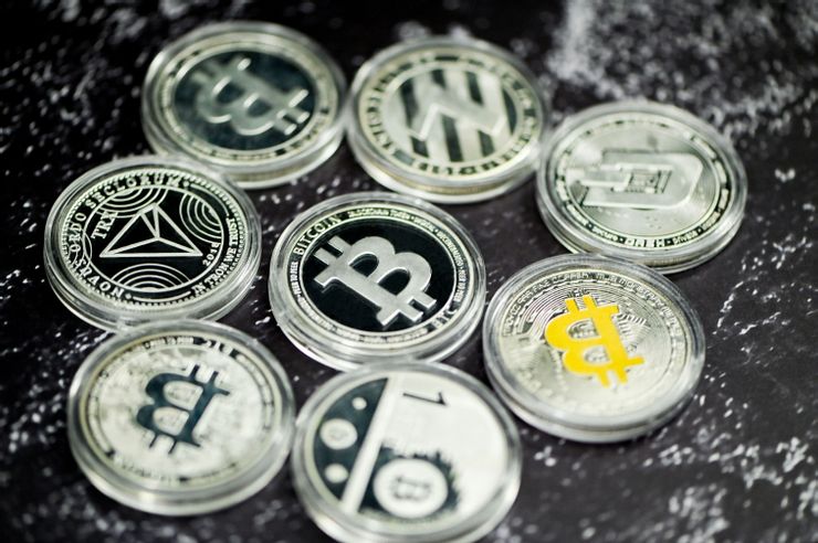 币圈小资金如何实现百倍增长？合约交易的高倍收益逻辑与实操指南