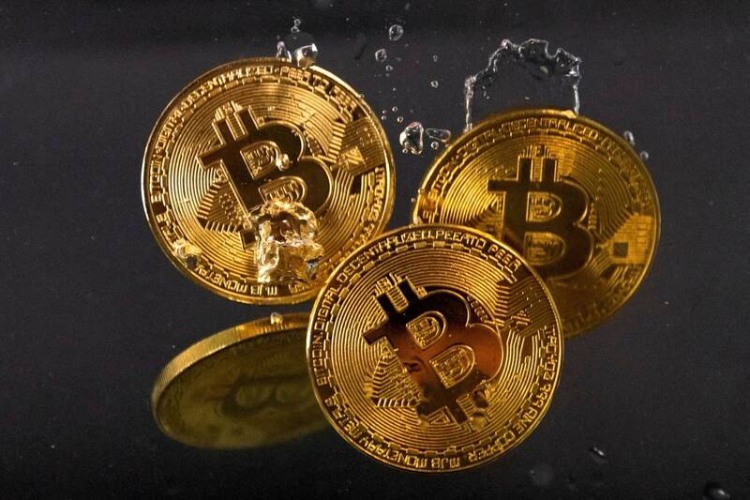 揭秘加密货币做空：获利逻辑、操作指南与风险全解析