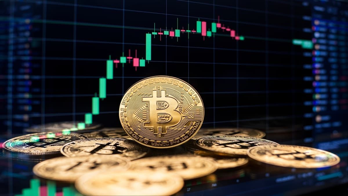 2025-2040年BTC展望：结合技术面与市场情绪的深度解析