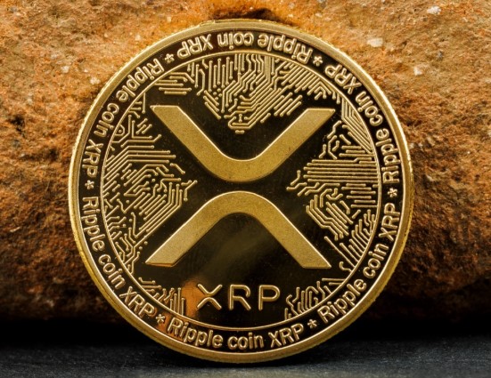 XRP经历41%闪崩后强势回升，稳固2.47美元关键支撑