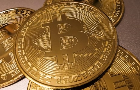 四张图表显示比特币正在筑底:价格回落至6万美元附近