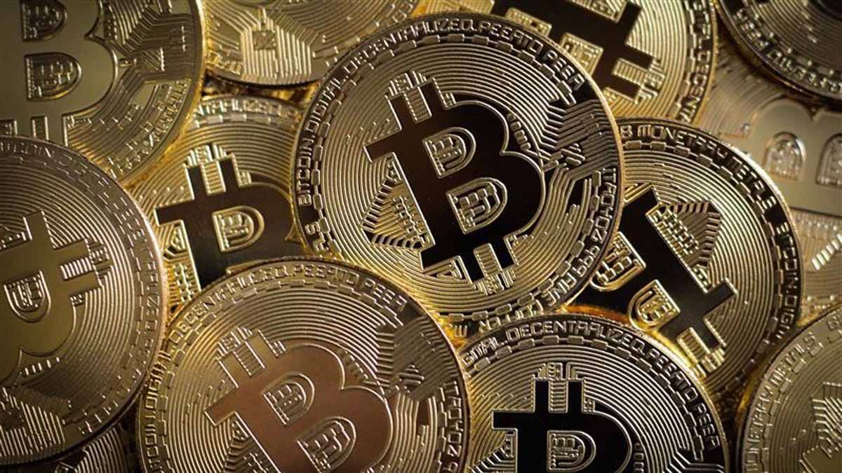 比特币展望:ETF利好与技术面盘整并存——2026至2040年价格预测