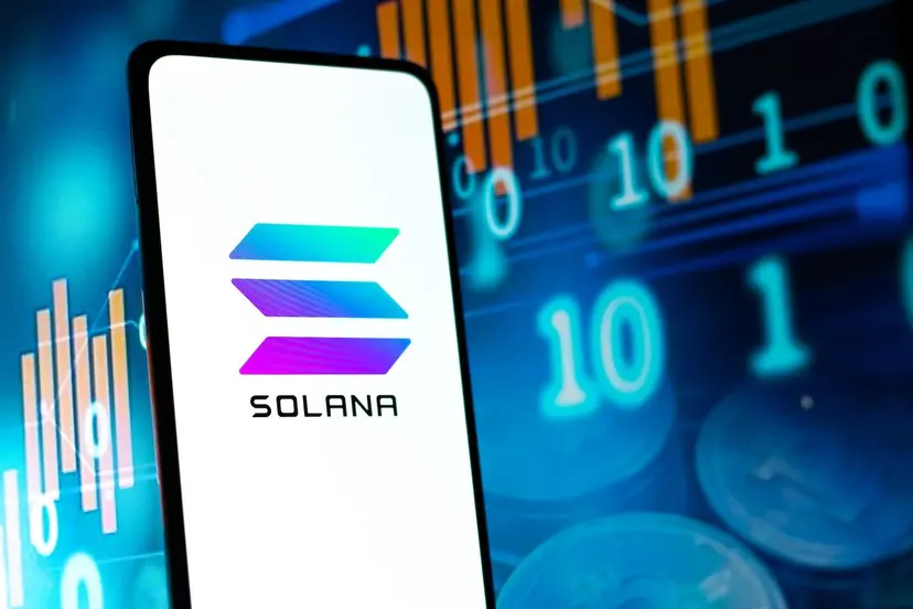 Solana单月链上交易量创下42亿笔新高，SOL价格重返100美元上方