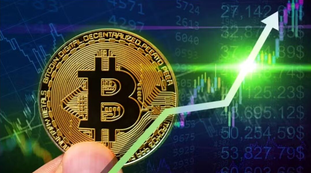 美联储释放鸽派信号叠加美伊局势缓和，加密市场大涨，比特币触及8万美元