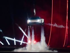特斯拉Q3财报解析：营收持平利润腰斩，FSD与Robotaxi数据亮眼